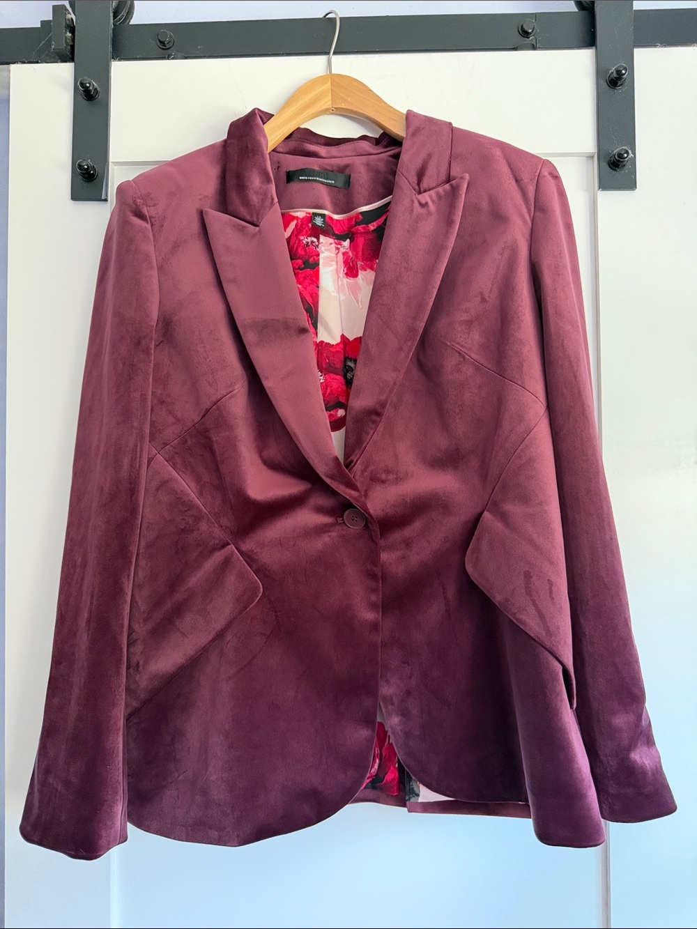 White House Black Market Velvet Blazer in Wine